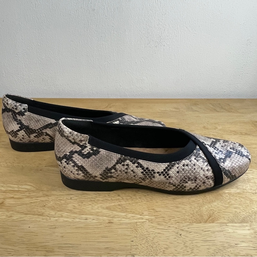 Clarks Snake-Print Slip-On Flats in Beige and Black Trim - Picture 5 of 12